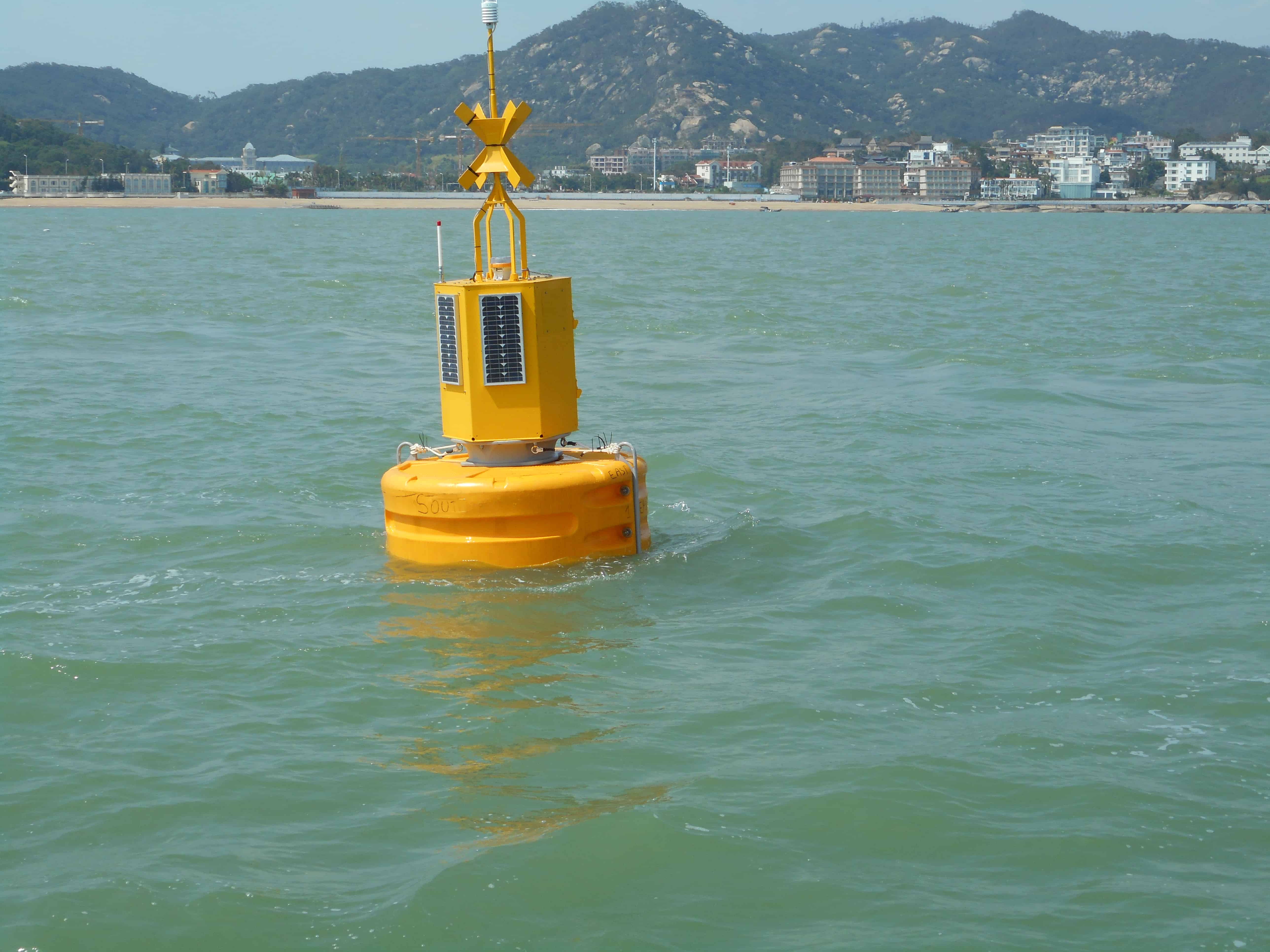 Instrumented buoy - water parameters & current flow measurements